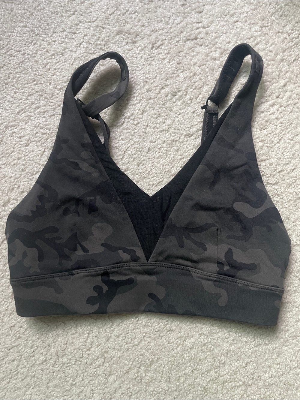 Women's Camouflage V-Neck Sports Bralette - Black